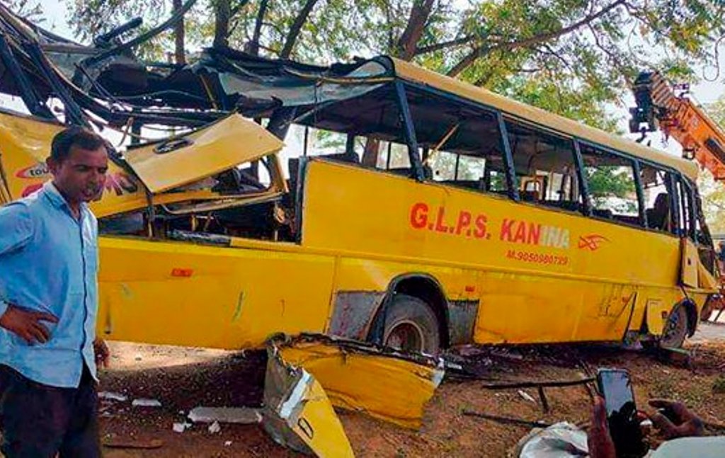 mahendragar bus accident